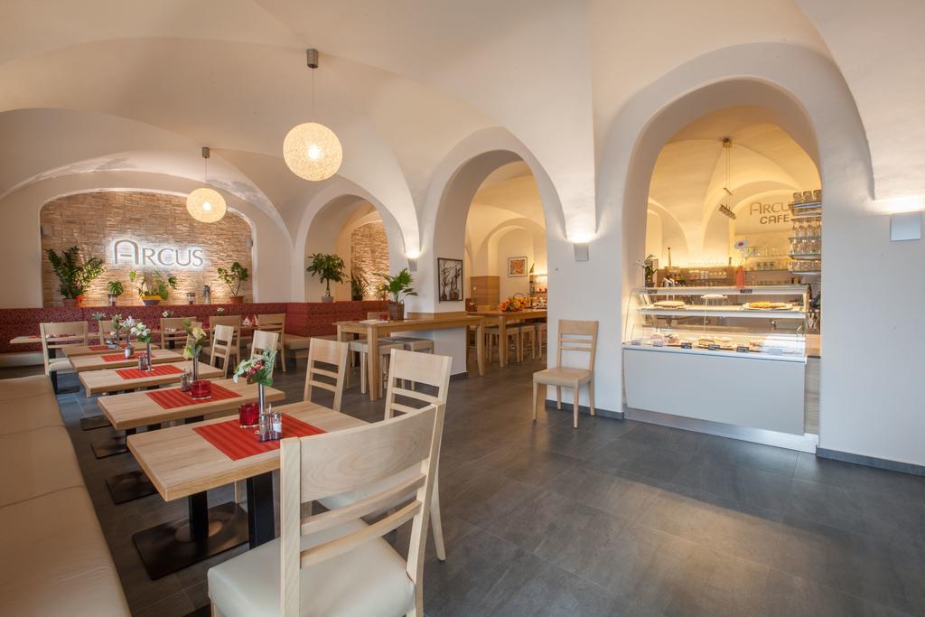 Hotel Arcus Elsterwerda Kültér fotó